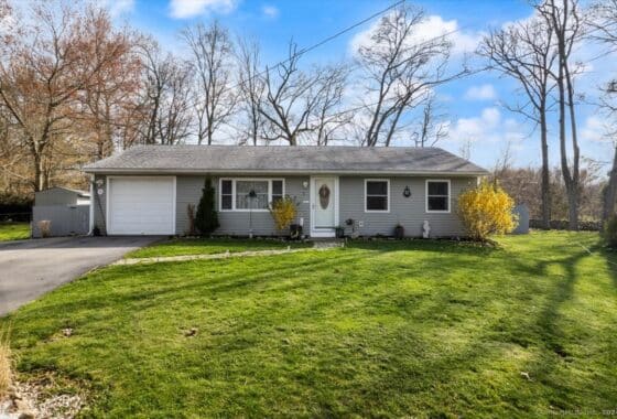 24012602 3 Sachem Lane