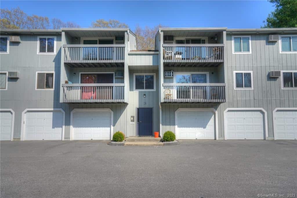 24094232 82 Buddington Road APT 5