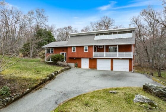 24006710 11 Babcock Road