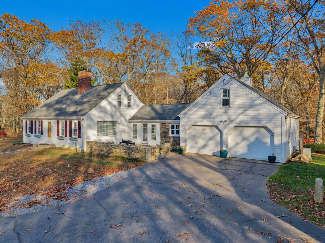 24052094 352 Flanders Road