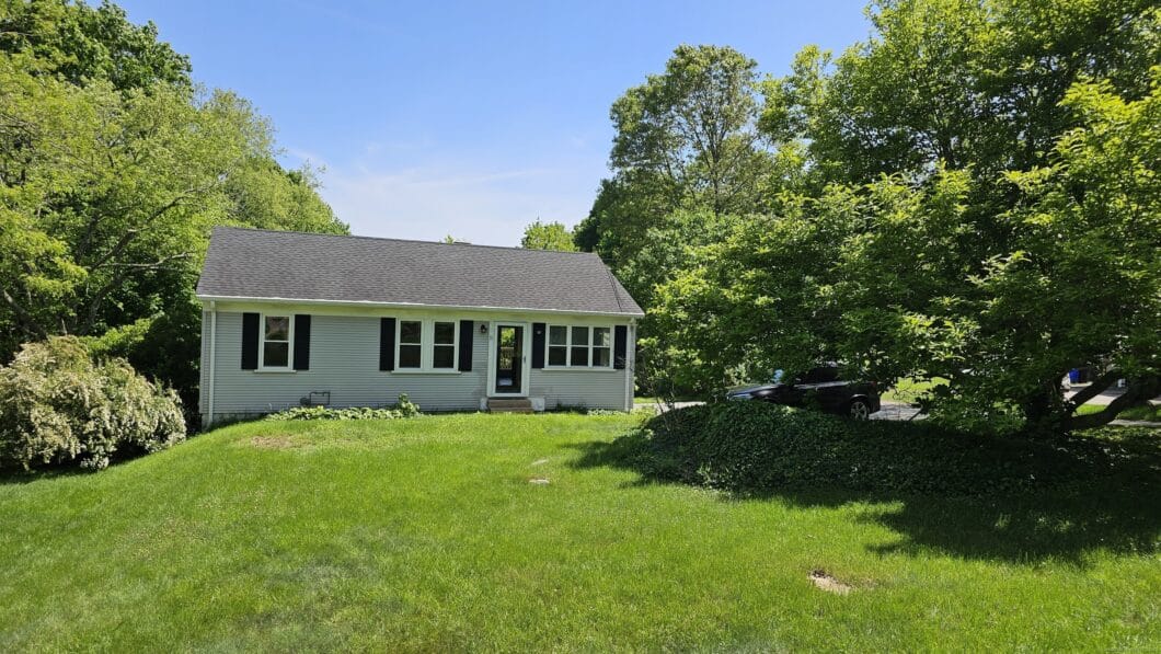 24021197 31 Pawcatuck Avenue