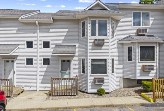 24097363 42 Anthony Street APT 3