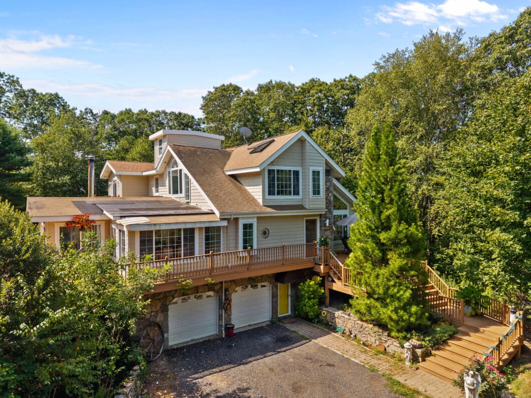 24108699 332 Lantern Hill Road