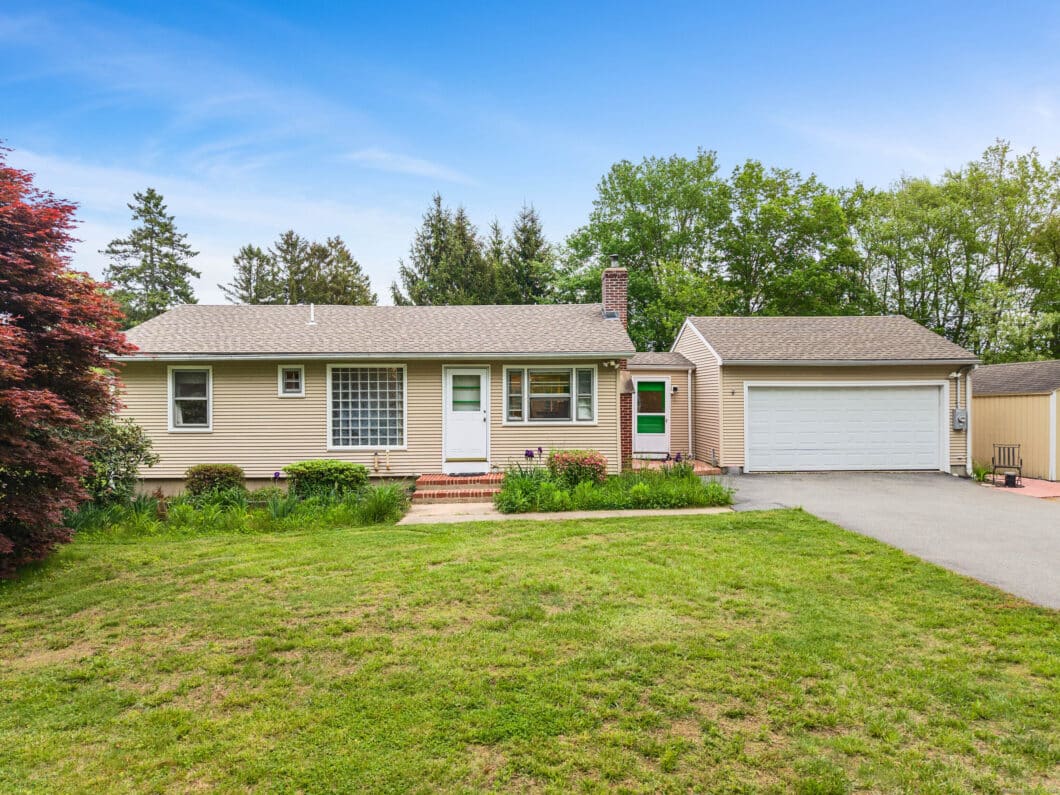 24098012 332 Shewville Road