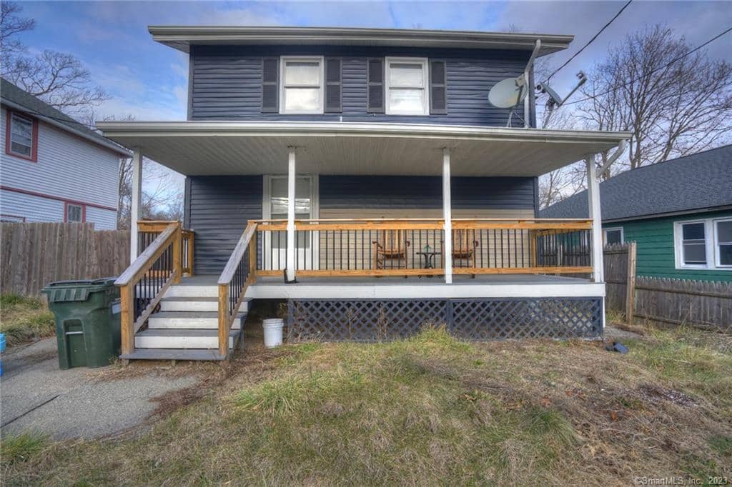 170543111 10 Stonington Road