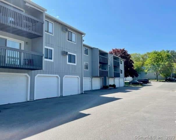 170569078 78 Buddington Road 6