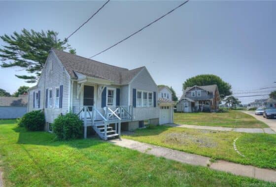 170585744 55 Sound Breeze Avenue