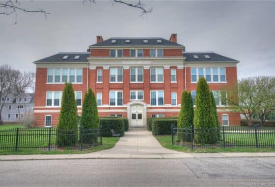 170602717 6 School Street (mystic) 3