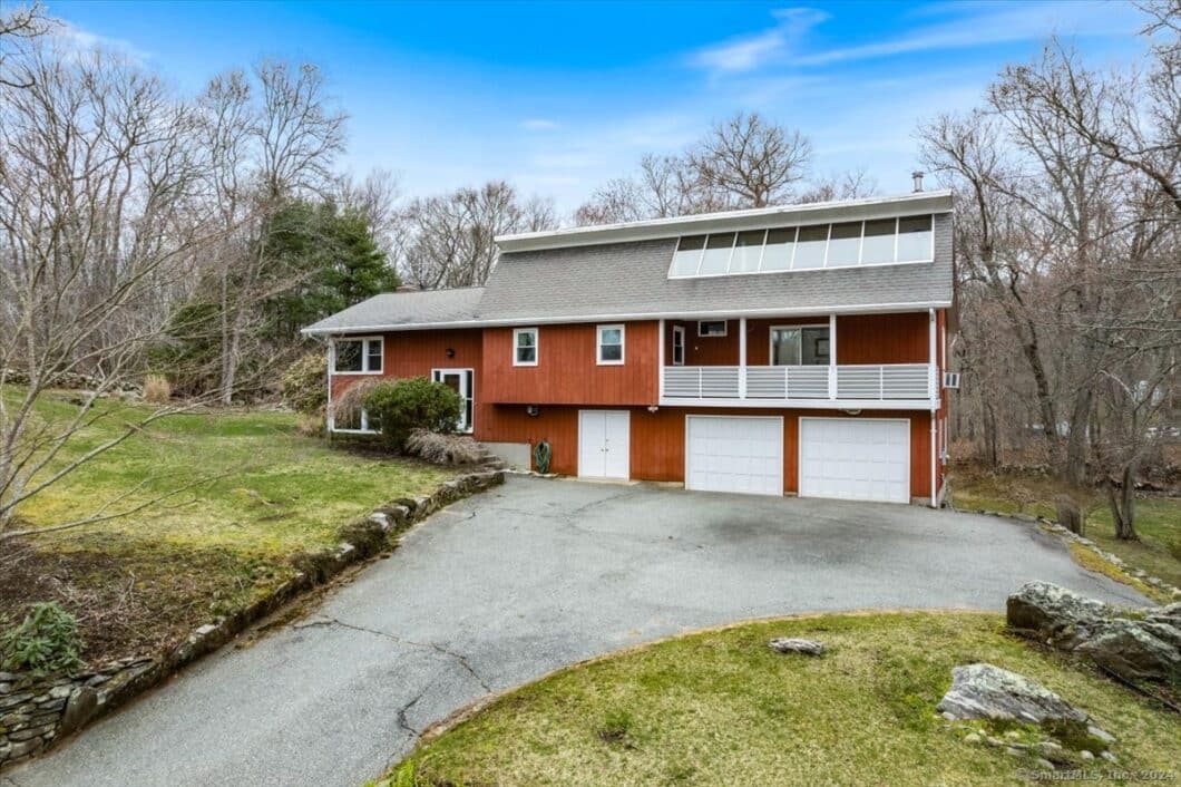 24006710 11 Babcock Road