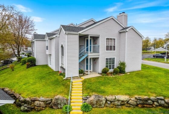 24015732 33 Crown Knoll Court APT 59