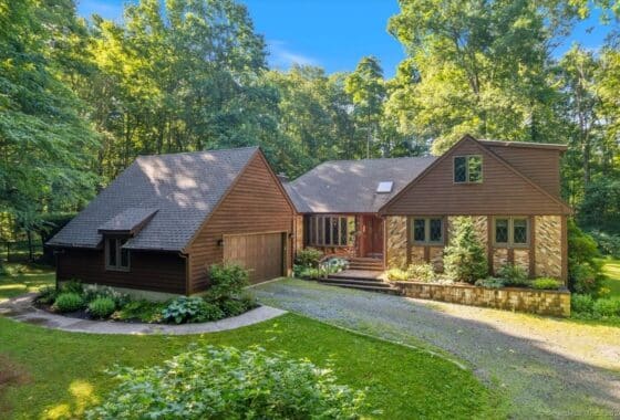 24028592 572 New London Turnpike