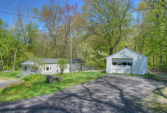 24039470 10 Milltown Road