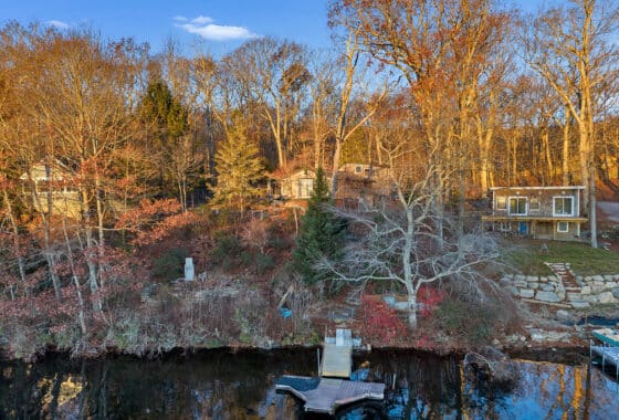 24060009 100 Wyassup Lake Road