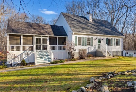 24064669 3 Peachtree Hill Avenue