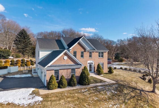 24071884 16 Crosswinds Drive