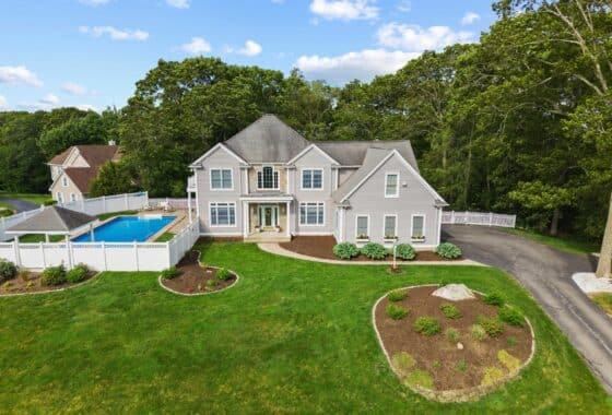 24078966 9 Leeward Lane