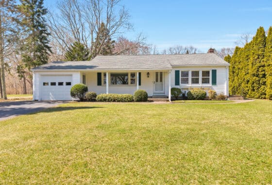 24084061 267 Pequot Avenue