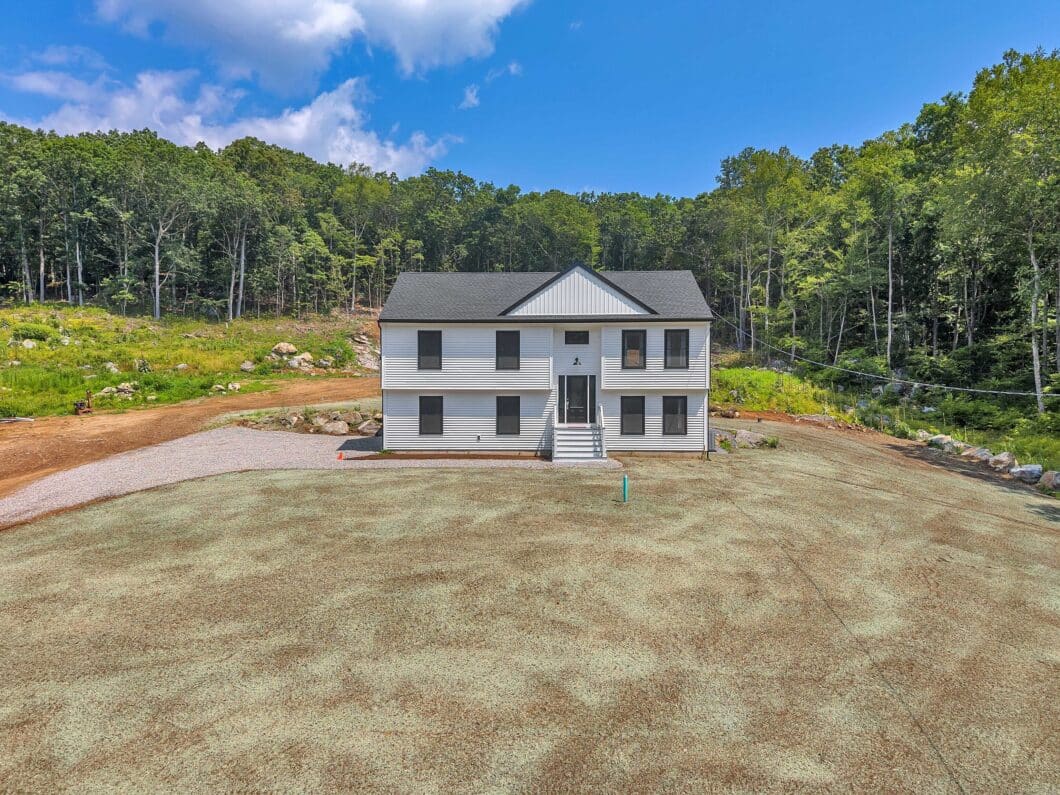 24114071 32 Lake Of Isles Road