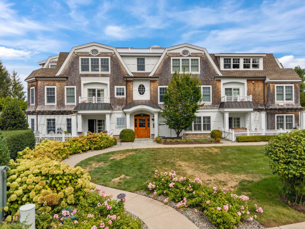 24125182 103 Main Street 1102