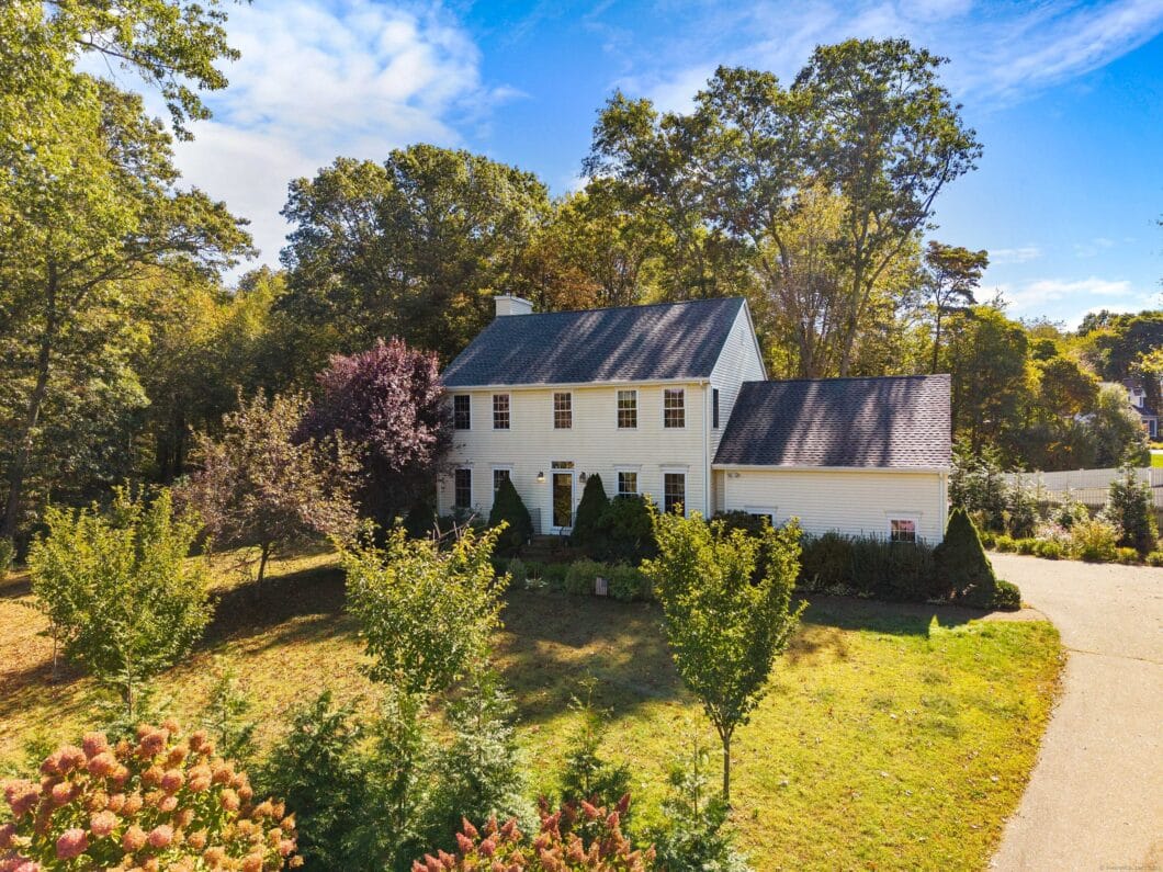 24131817 17 Autumn Way