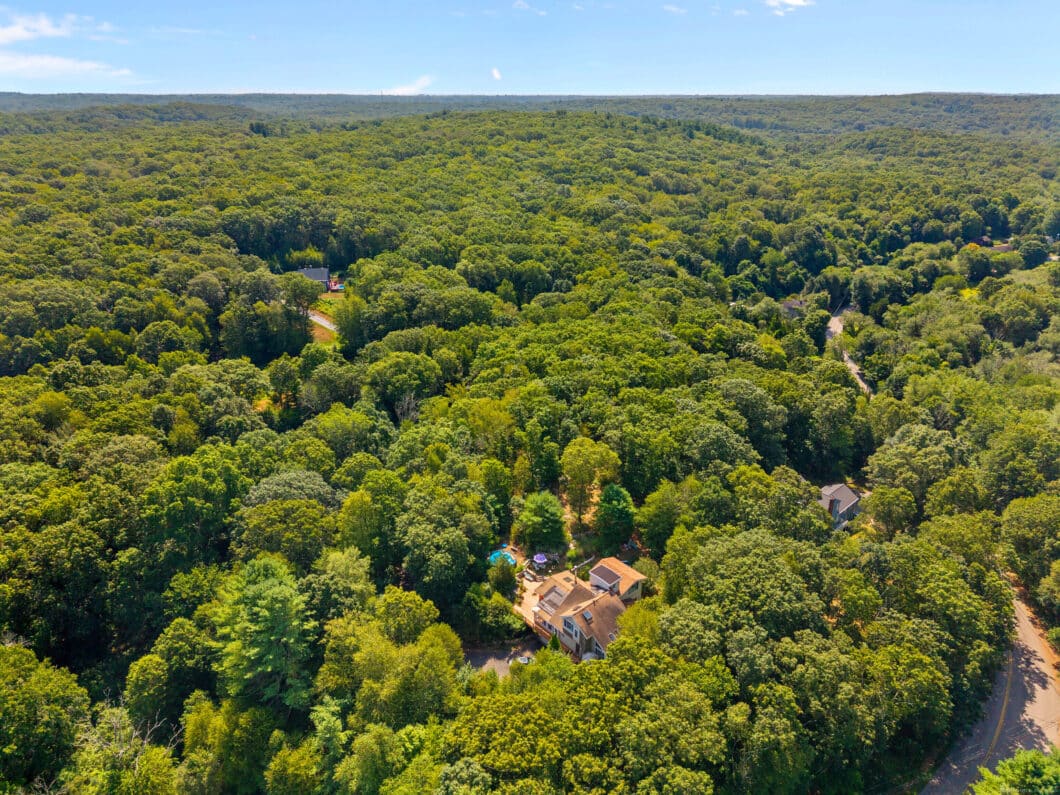 24141299 332 Lantern Hill Road