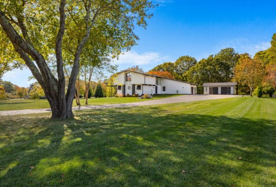 24131812 75 Montauk Avenue