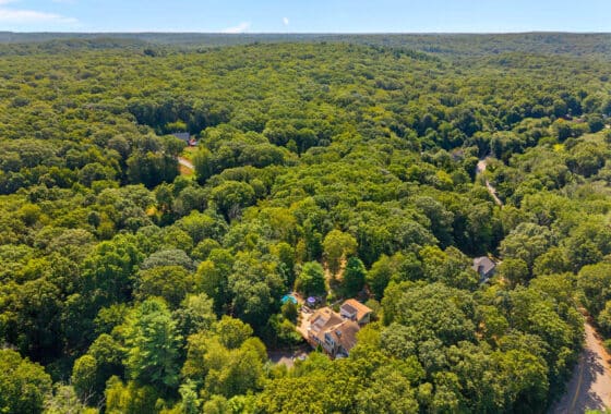 24141299 332 Lantern Hill Road