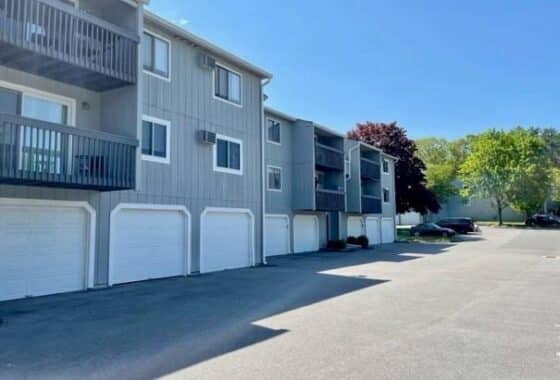 170569078 78 Buddington Road 6