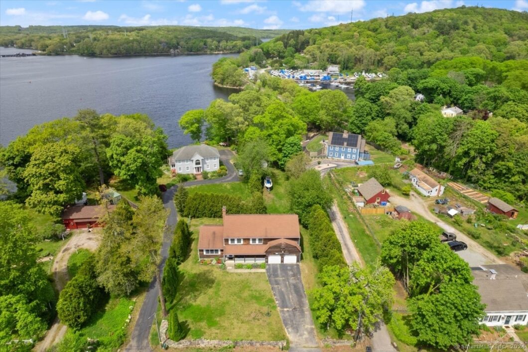 24018646 60 Hurlbutt Road