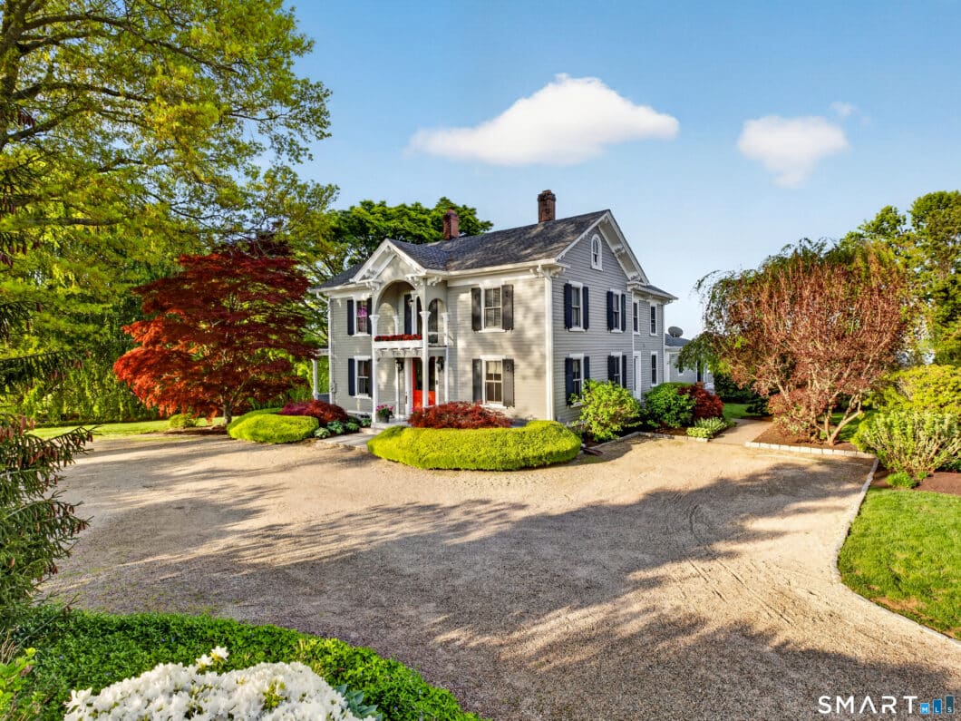 24176571 839 Eastern Point Road