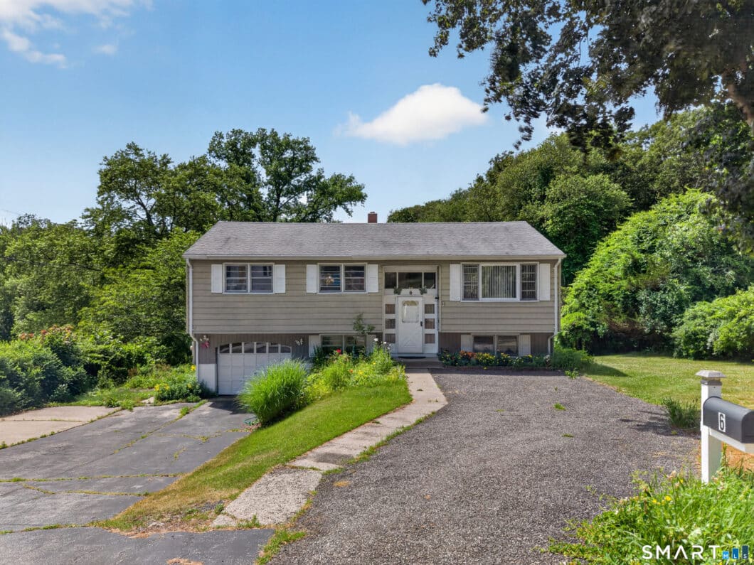 24184784 6 Willow Lane