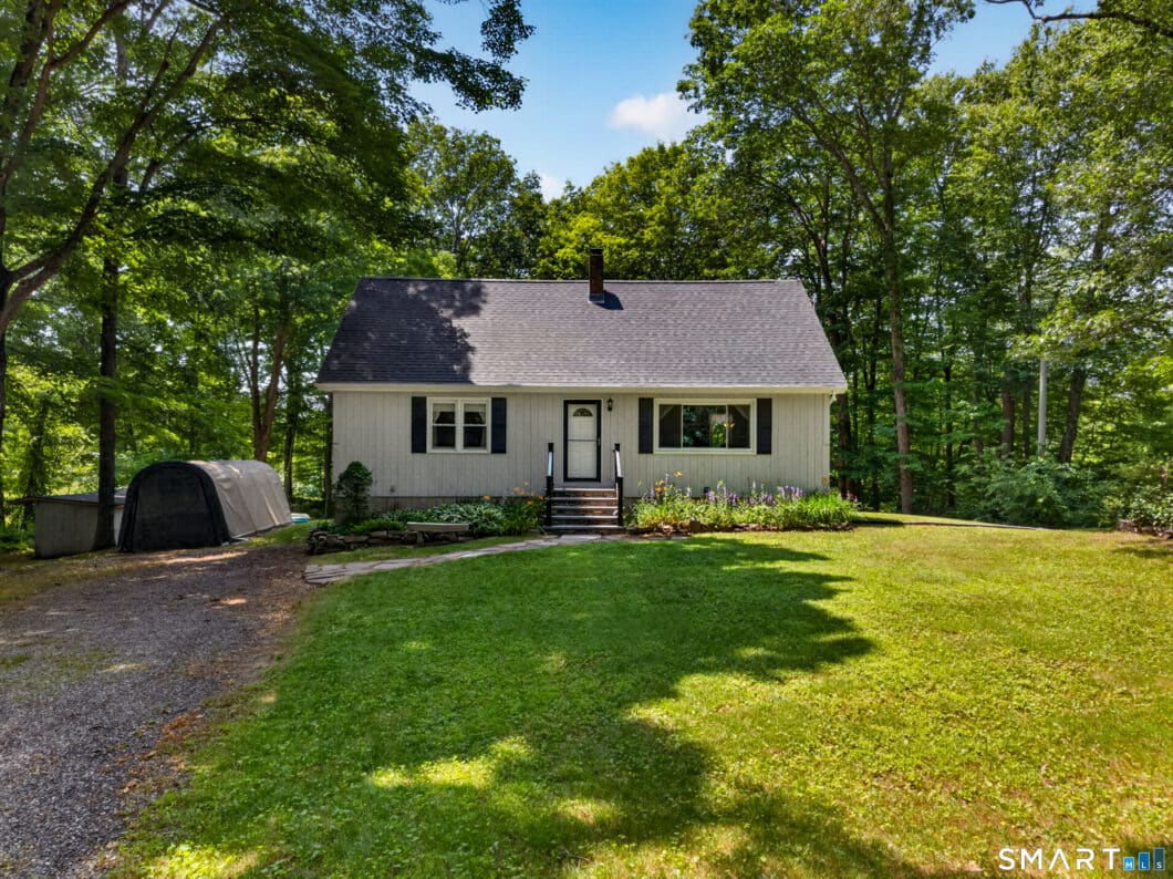 24188236 304 Providence New London Tpk
