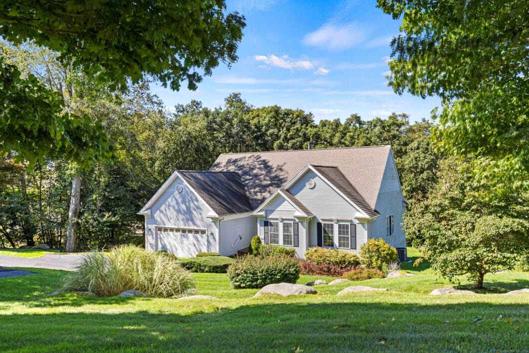 24043380 41 Windrose Drive