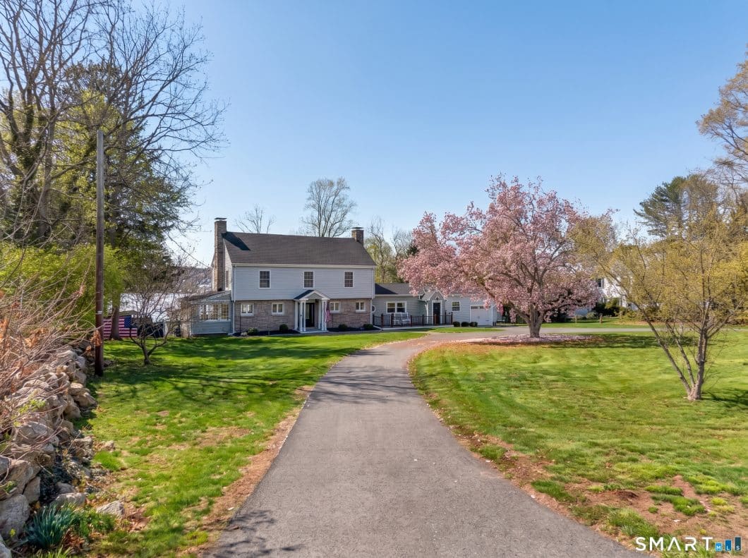24168972 76 Starr Hill Road
