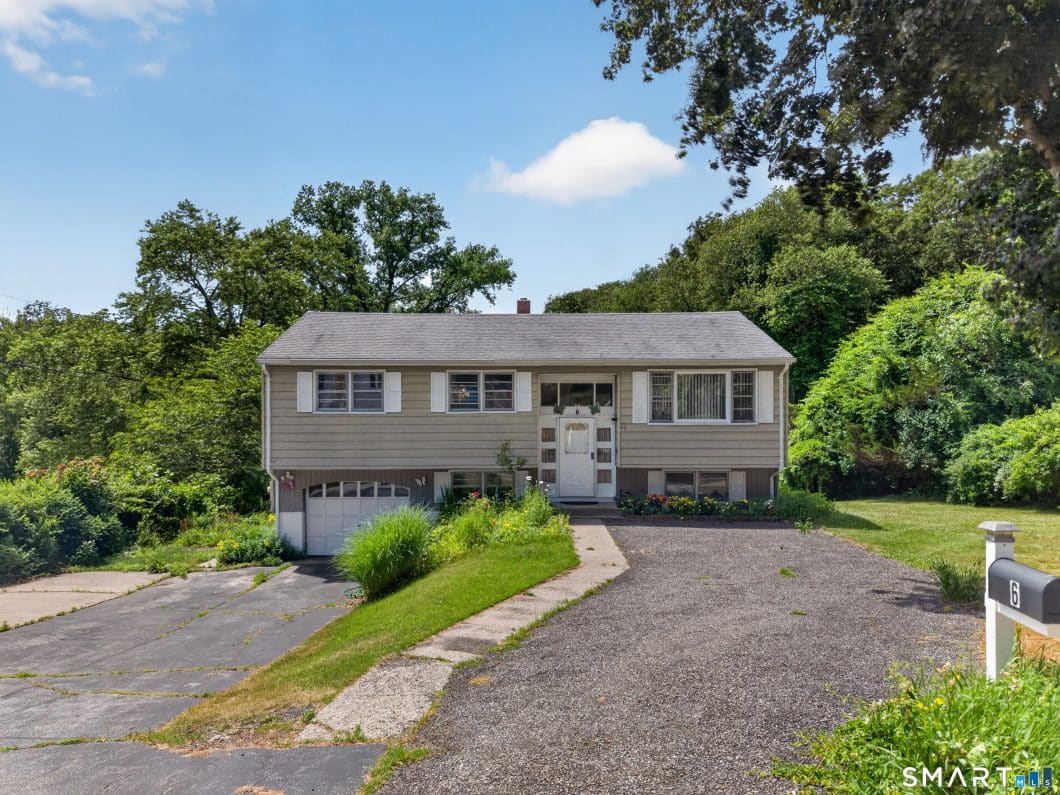 24184784 6 Willow Lane