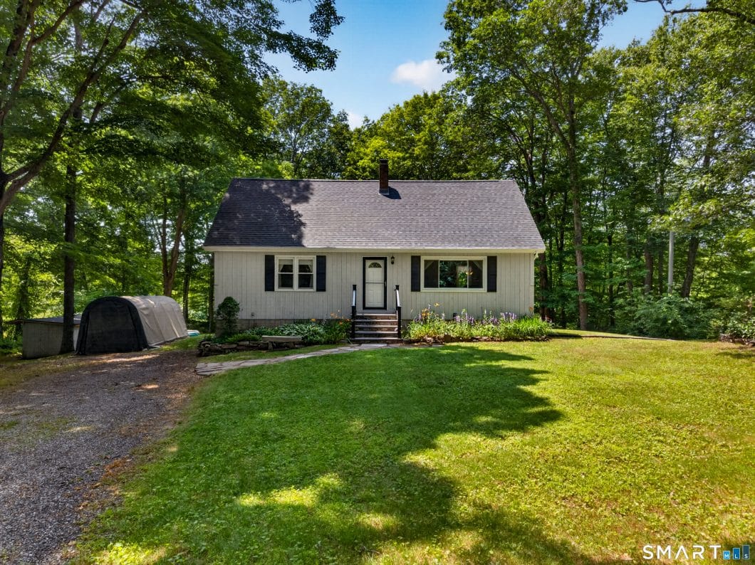 24188236 304 Providence New London Tpk