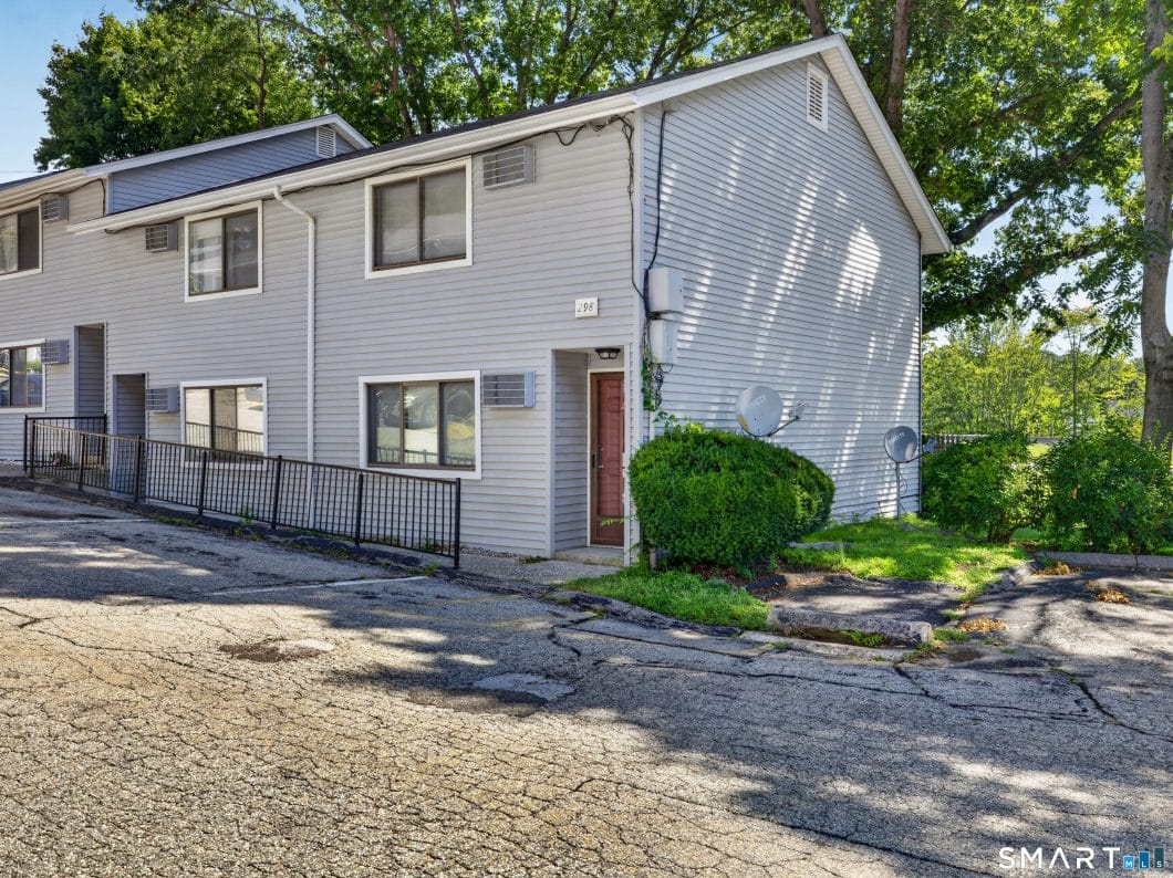 24198317 298 Meridian Street A