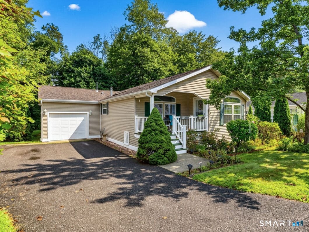 24200075 4 Cliff Road
